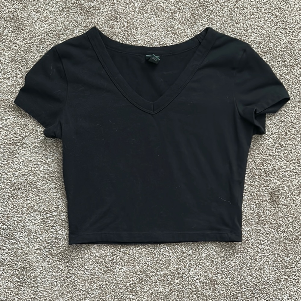 black fitted crop T